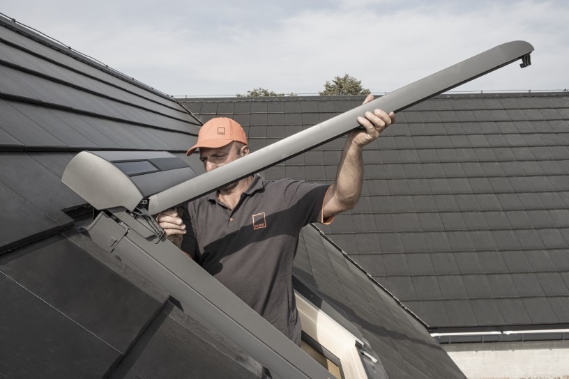 installing roof window flashing