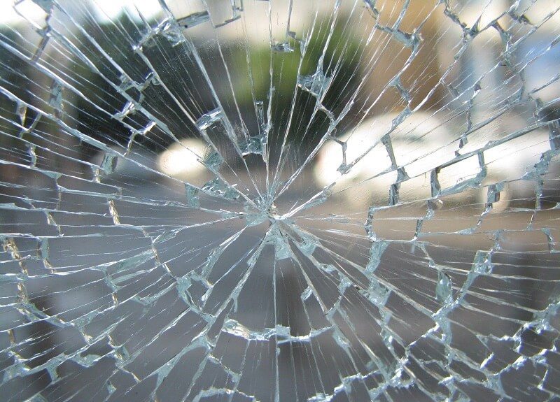 Cracked laminated glass